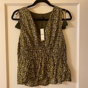 J Crew NWT Size M Beautiful V-Neck Cotton Voil Top in Loden Green Floral